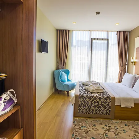 Hotel Alesha 3*